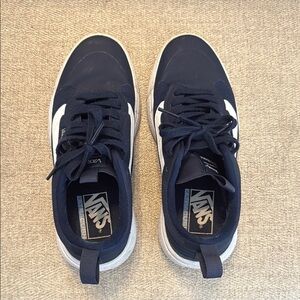 Vans Ultrarange Ultracush Dark Blue and White Sneakers